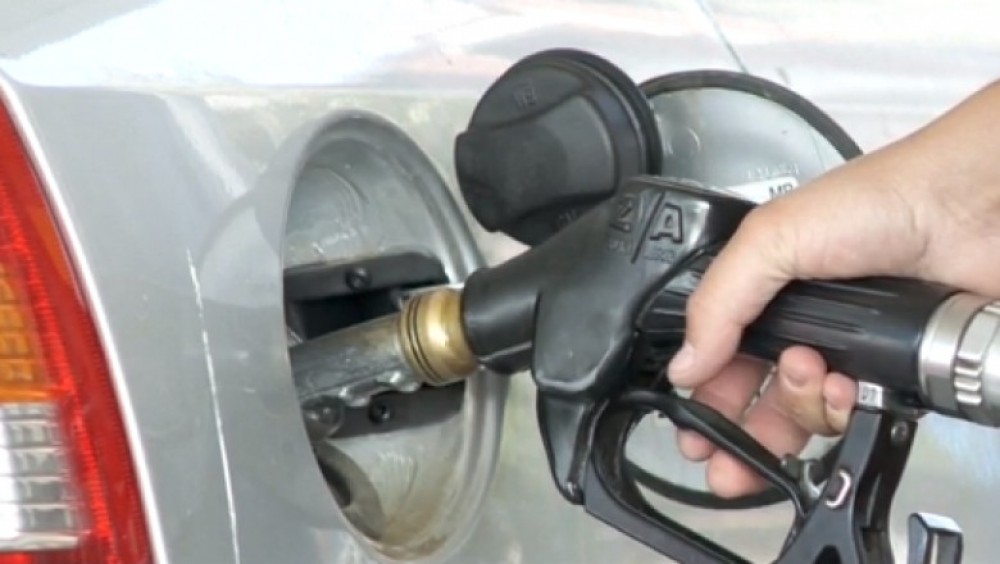Șoferii au parte de o nouă veste bună. Cât vor costa mâine carburanții